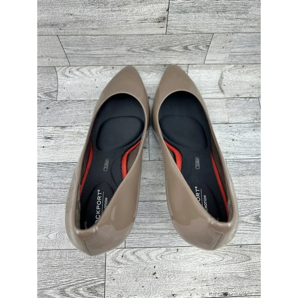 Rockport Total Motion Taupe Patent Leather Pointed Toe Pumps BX2837 Women Sz 8.5